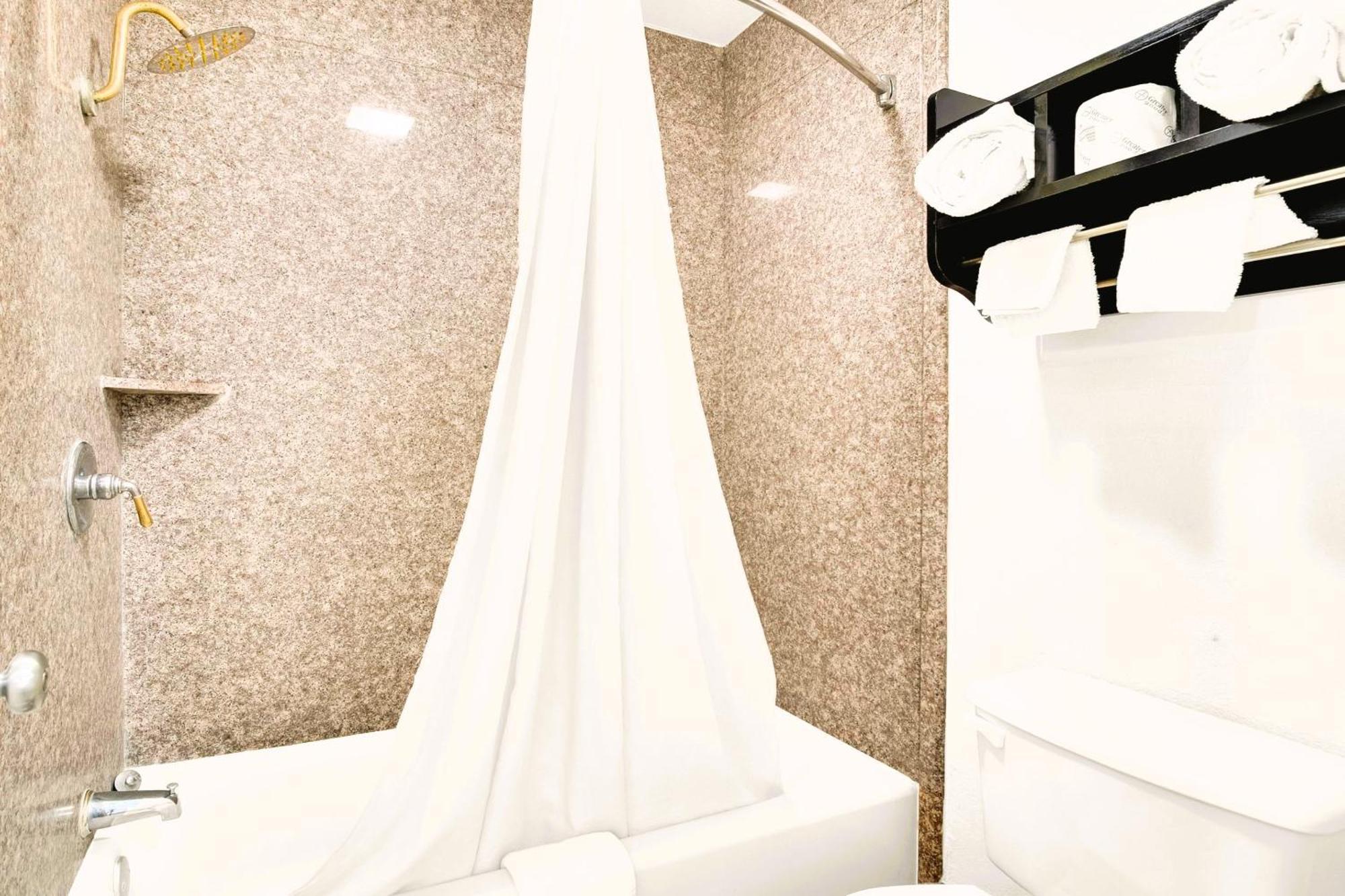 Three Rivers Executive Inn & Suites By Oyo מראה חיצוני תמונה