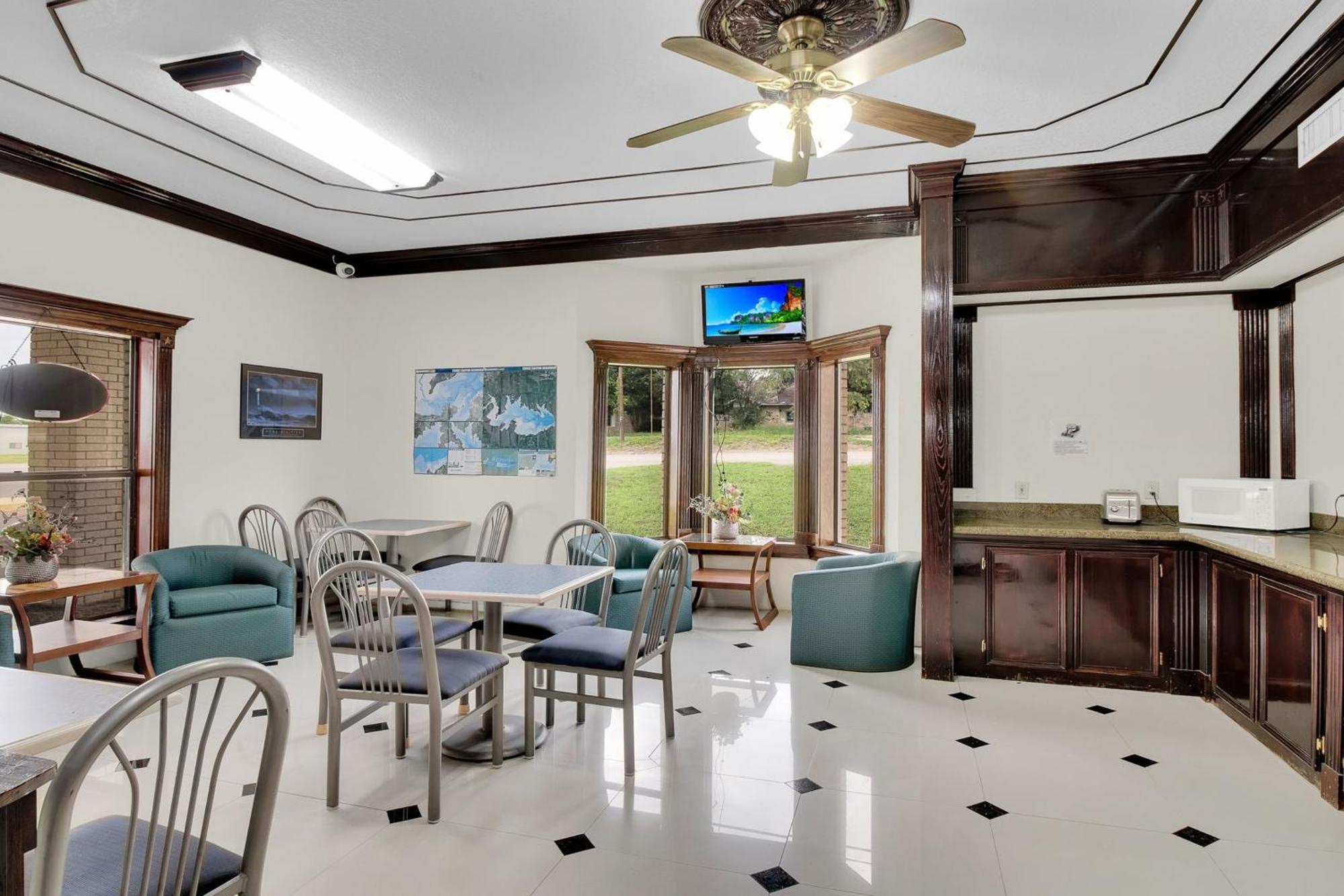 Three Rivers Executive Inn & Suites By Oyo מראה חיצוני תמונה
