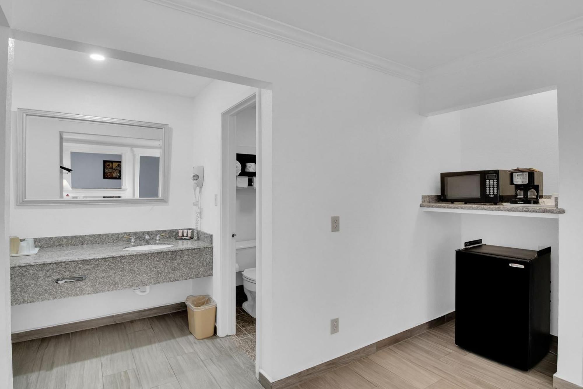 Three Rivers Executive Inn & Suites By Oyo מראה חיצוני תמונה